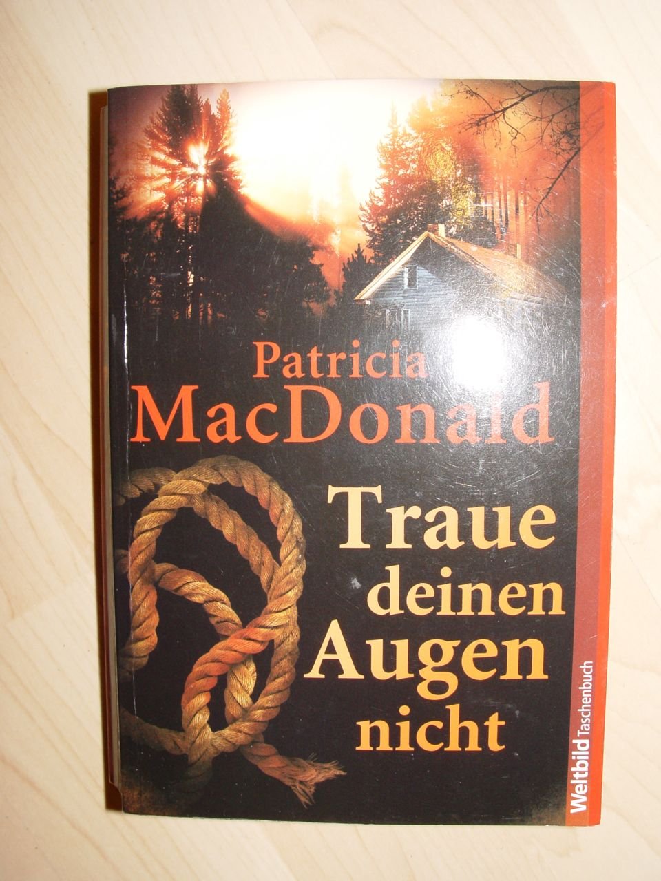 Traue deinen Augen nicht, Kriminalroman, Aus dem Amerikanischen von Christiane Winkler, Books