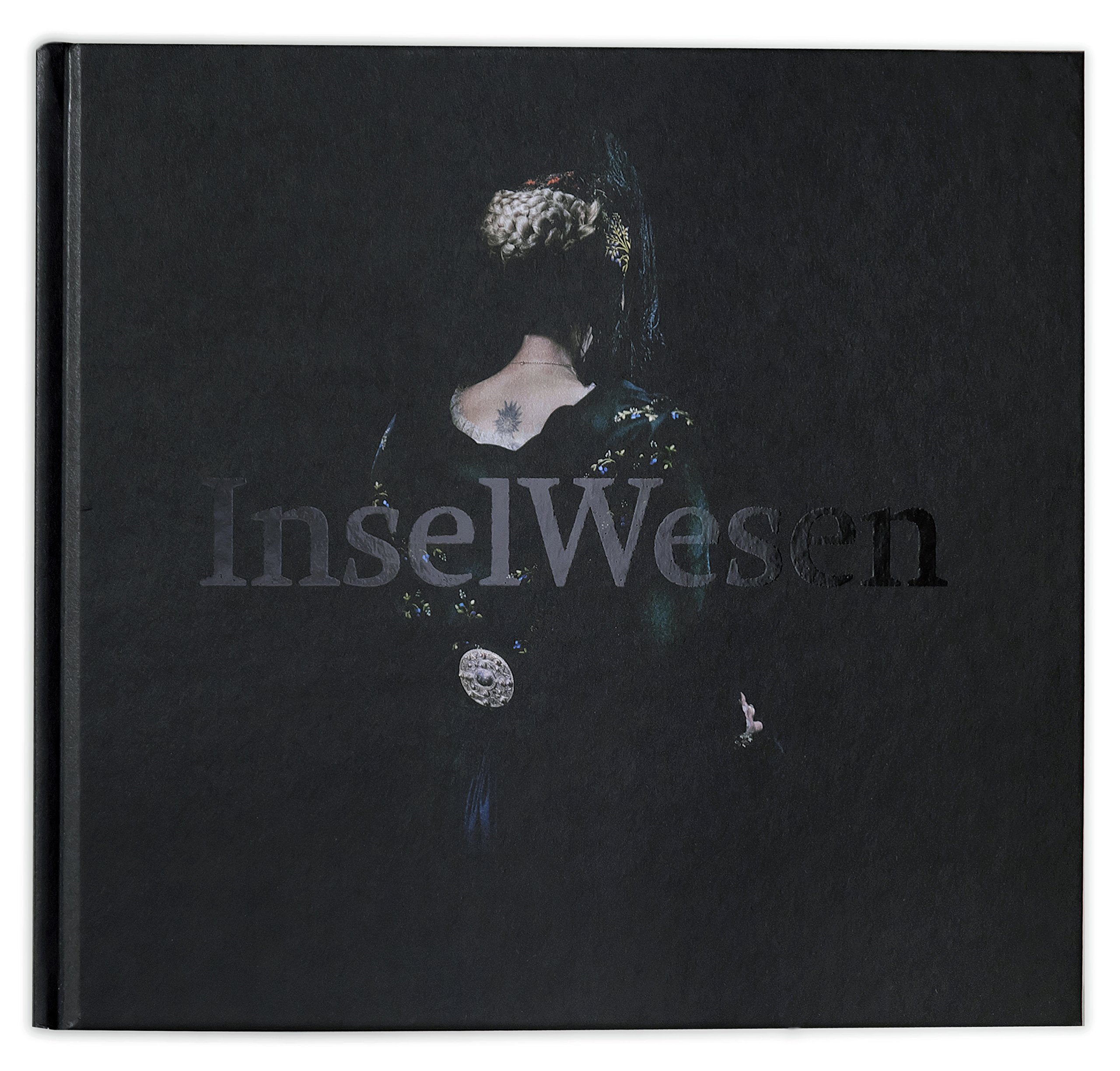 Mila Teshaieva: Inselwesen Travel
