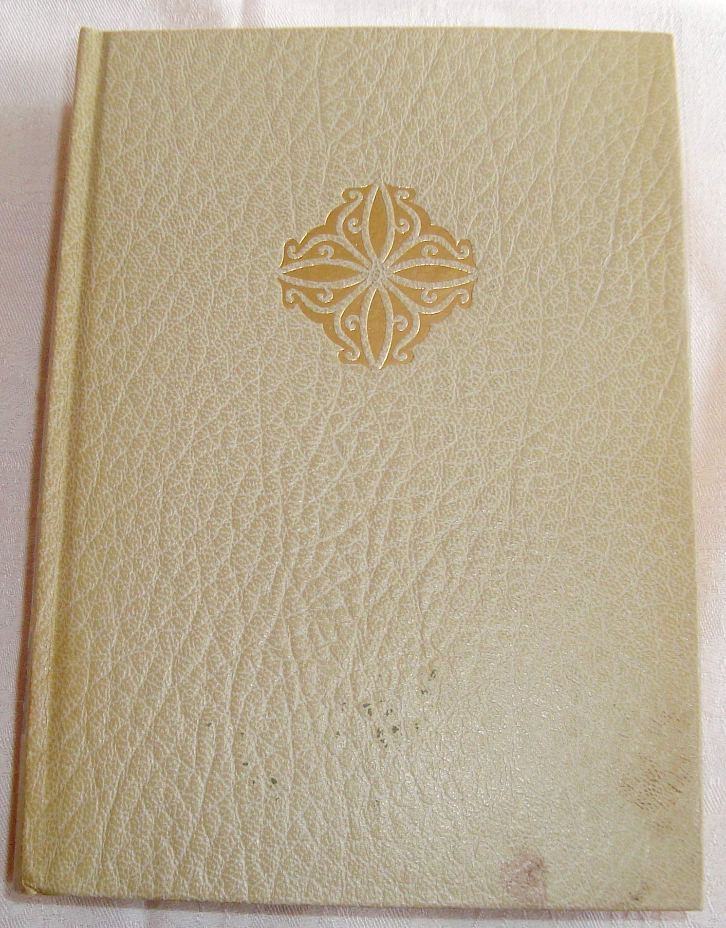 Salz im Kaffee. - Bredow, Ilse G von: Kartoffeln mit Stippe. - Higgins, Jack: Königsjagd. - Gilman, Dorothy: Das Geheimnis der Drehorgel (Reader's Digest Auswahlbücher) Books