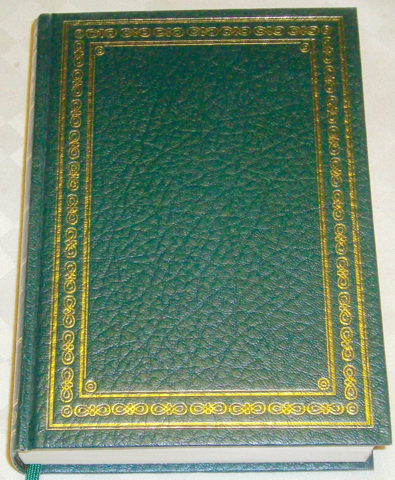 Elenis Kinder / Der weiß Puma / Schuß in die Sonne / Mrs. Pollifax und der tanzende Derwisch (Reader’s Digest Auswahlbücher Bd. 292) Religion & Esotericism