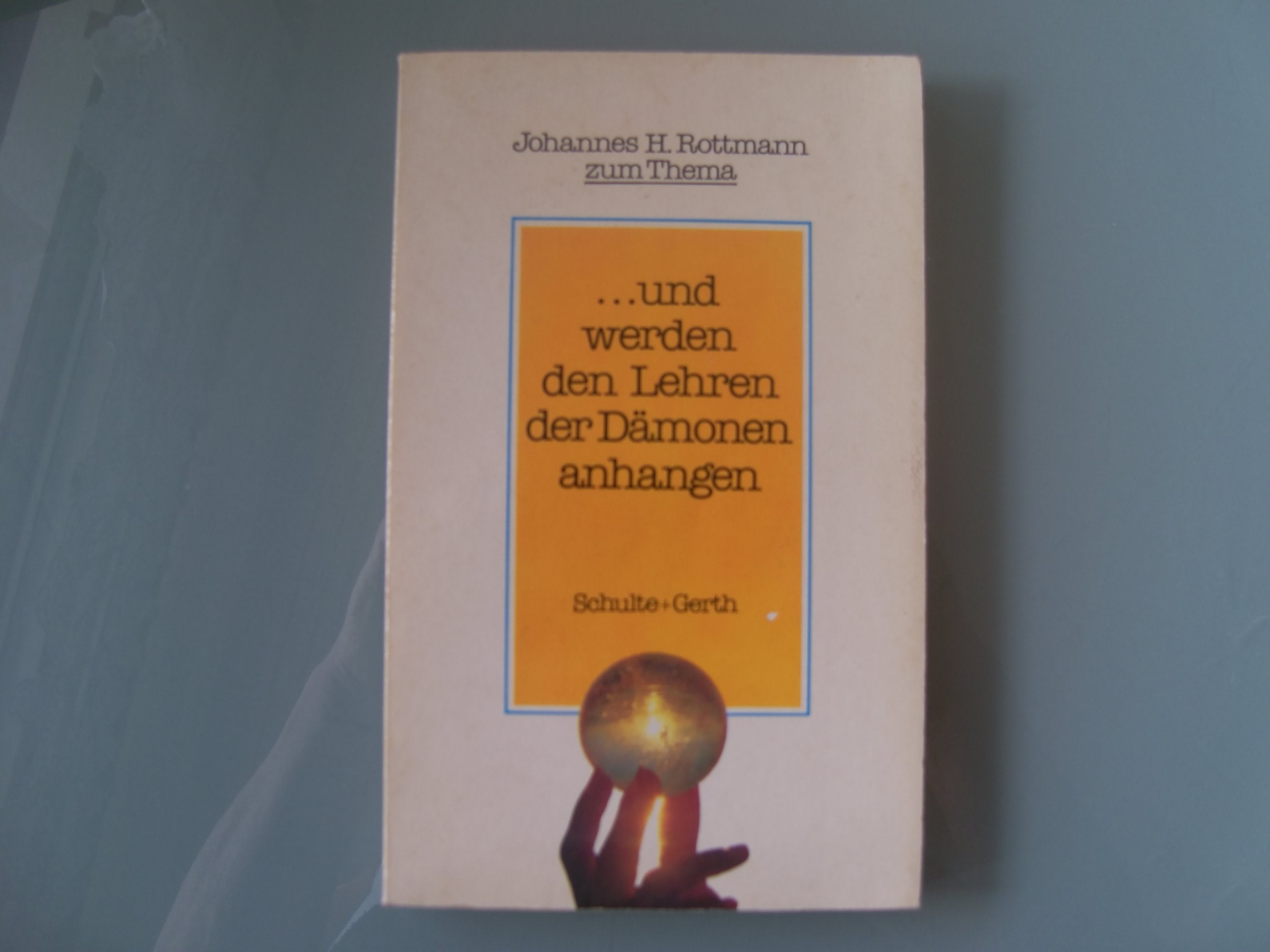 Und werden den Lehren der Dämonen anhangen Books