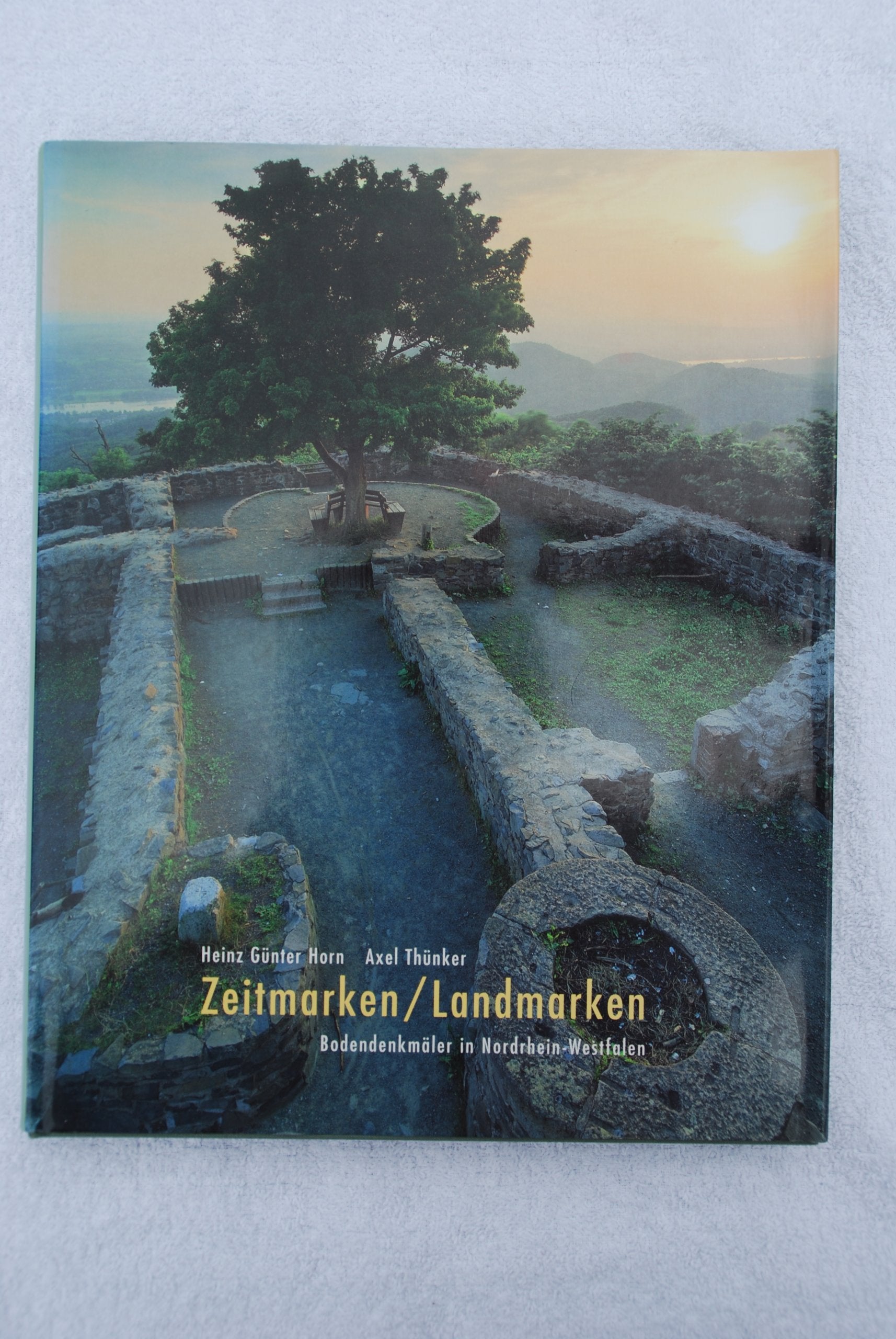 Zeitmarken / Landmarken. Bodendenkmäler in Nordrhein-Westfalen Film, Art & Culture