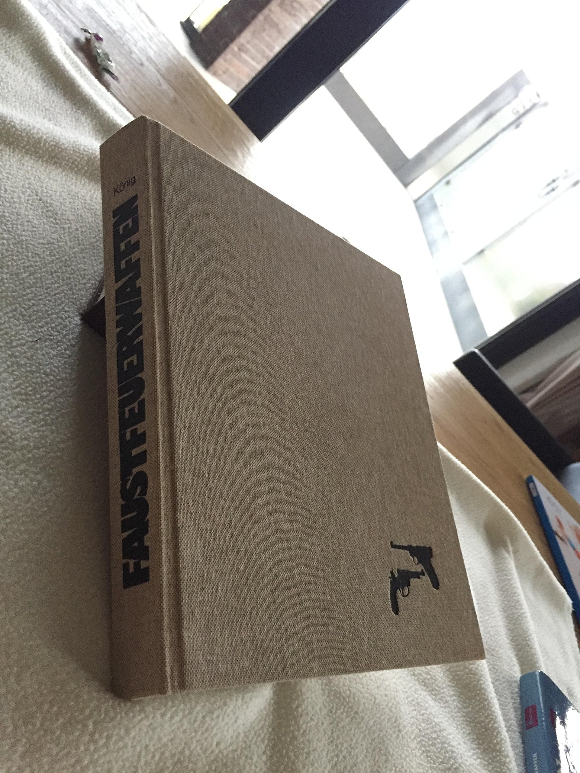 Das grosse Buch der Faustfeuerwaffen: Die Pistolen und Revolver unserer Zeit Professional & Reference Books