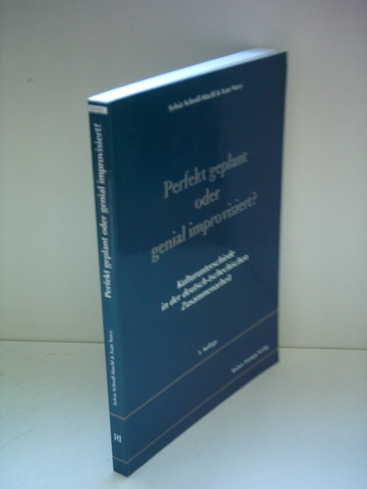 Perfekt geplant oder genial improvisiert?: Kulturunterschiede in der deutsch-tschechischen Zusammenarbeit Law