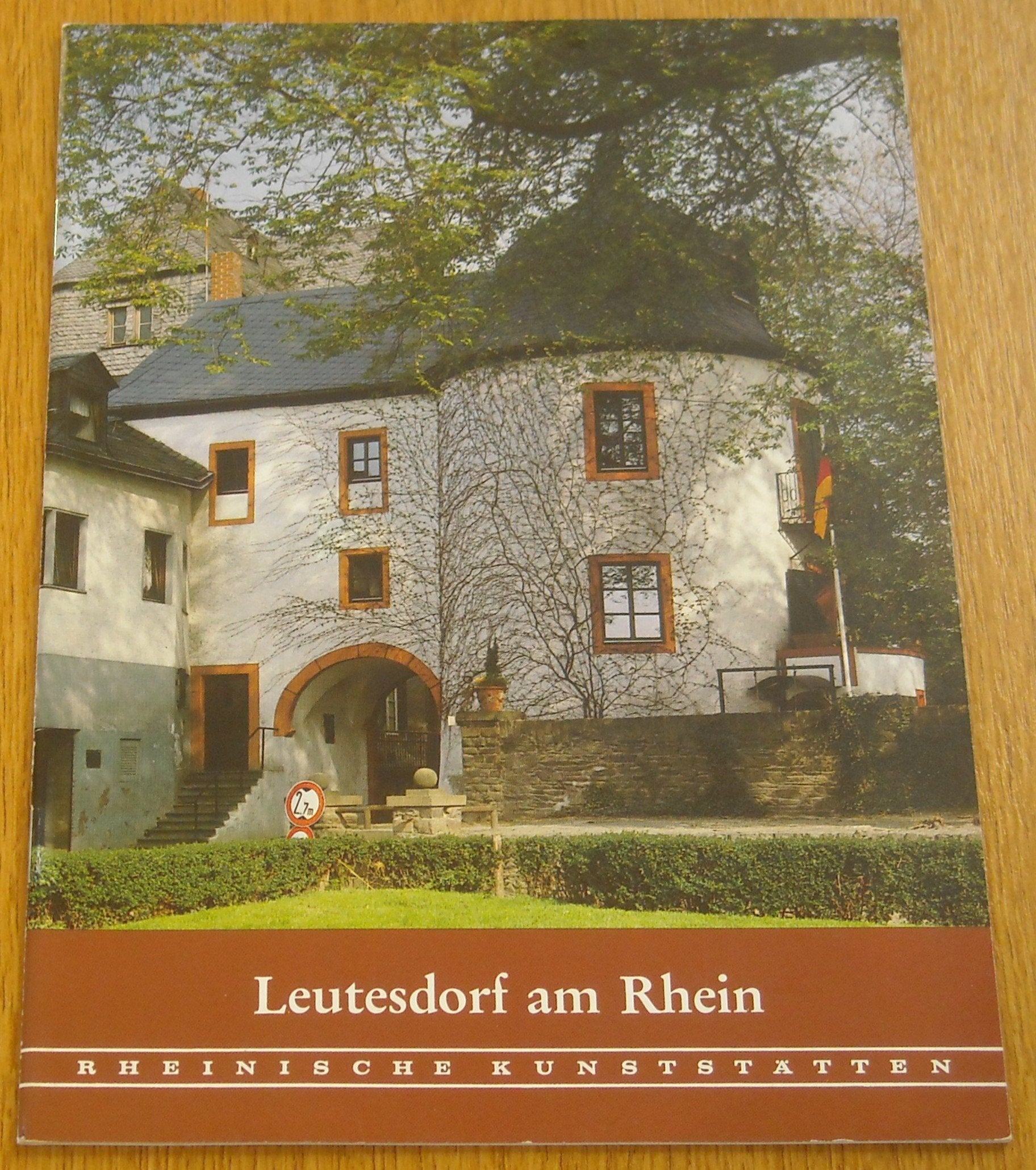 Leutesdorf am Rhein (Rheinische Kunststätten) Books