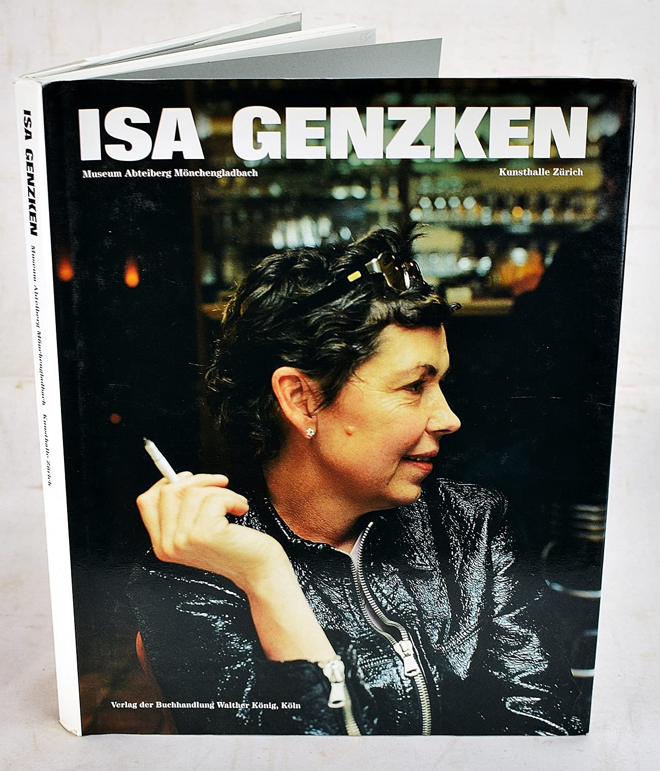 Isa Genzken. Werkverzeichnis Bd. II. 1992 - 2003: Museum Abteiberg, Mönchengladbach, 22.09.02 - 05.01.03 Kunsthalle, Zürich, 22.03.03 - 25.05.03: ... in der Kunsthalle Zürich, 2003. Dtsch.-Engl. Film, Art & Culture