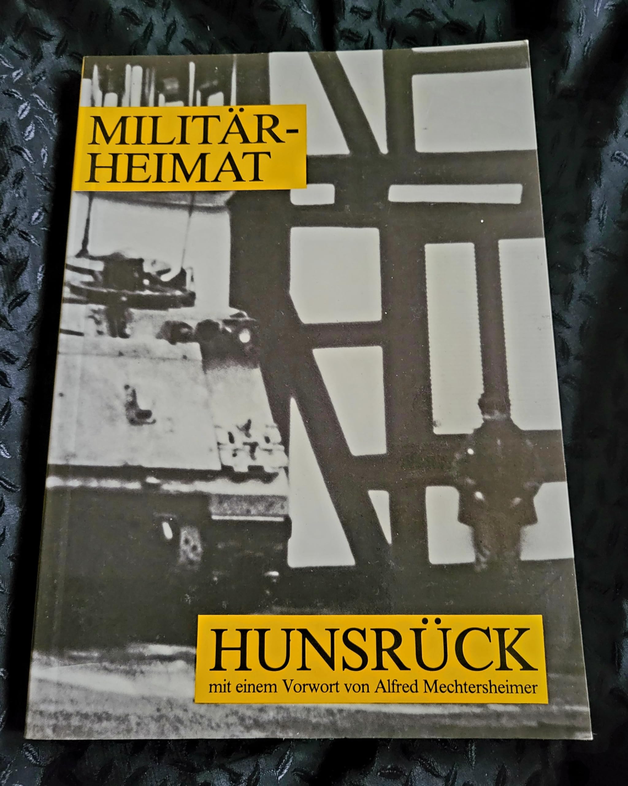 militar-heimat_hunsruck-fichten,_fachwerk,_flugzeugtrager_beitrage_zu_einer book
