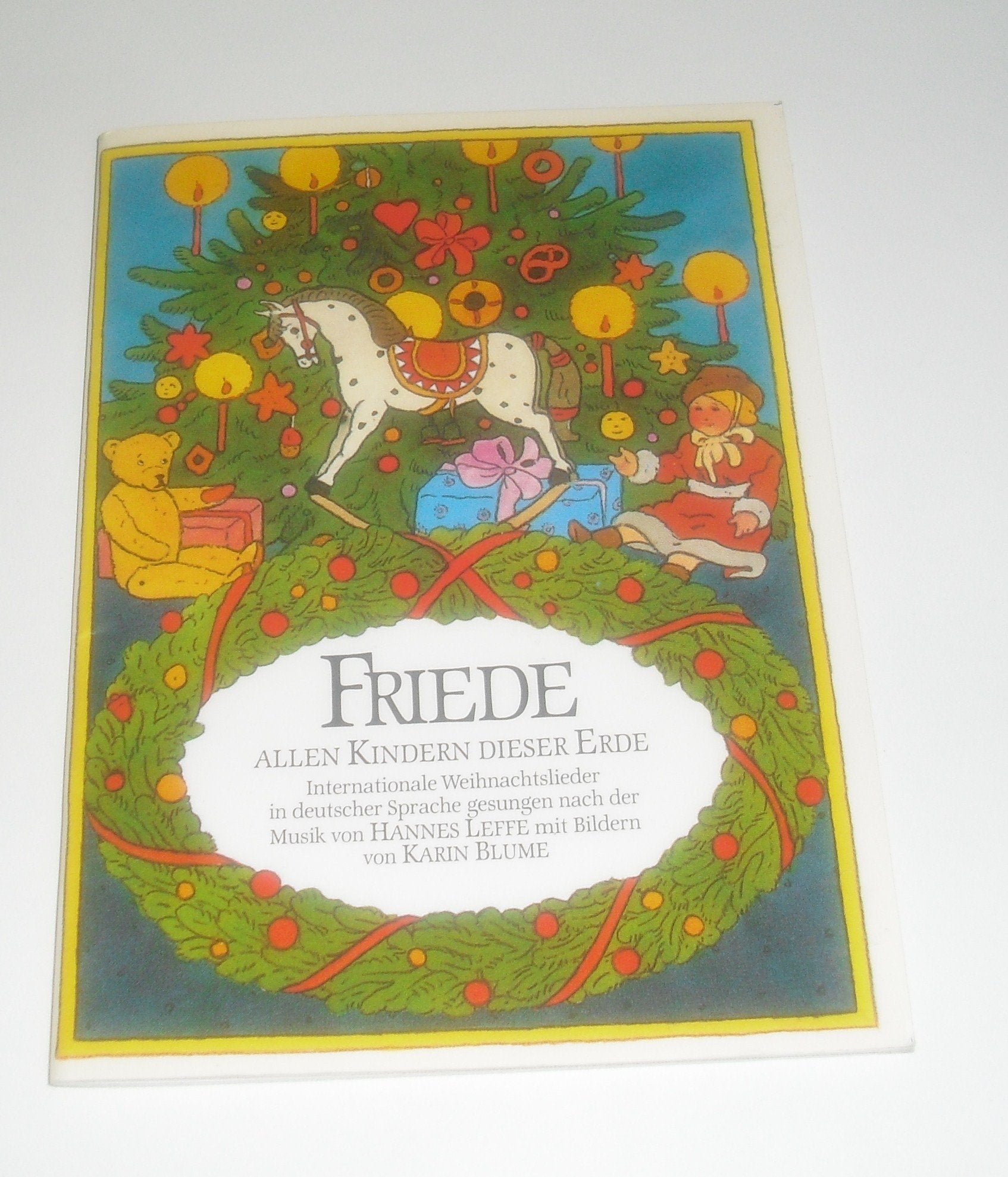 Friede allen Kindern dieser Erde. Internationale Weihnachtslieder in deutscher Sprache Books
