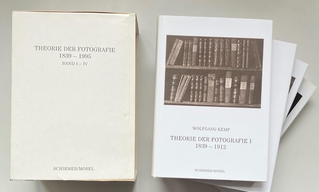 Theorie der Fotografie. 176 Texte von ihrer Erfinding bis zur Gegenwart, 1839-1995.: Band I-IV im Schuber Travel
