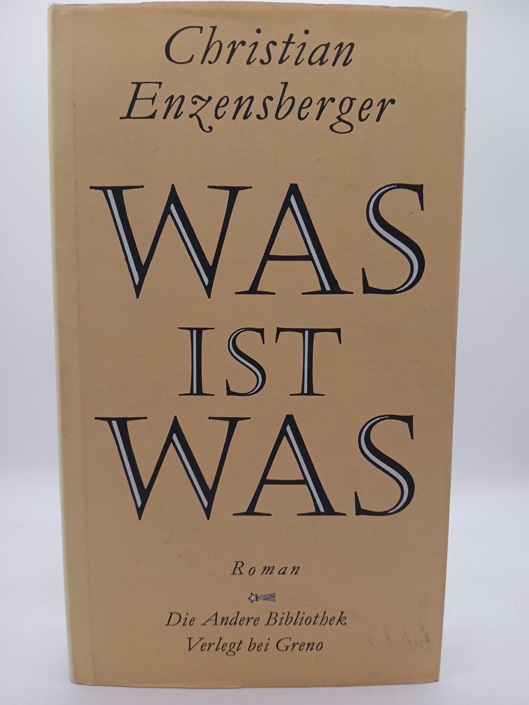 Was ist Was. Roman Contemporary literature