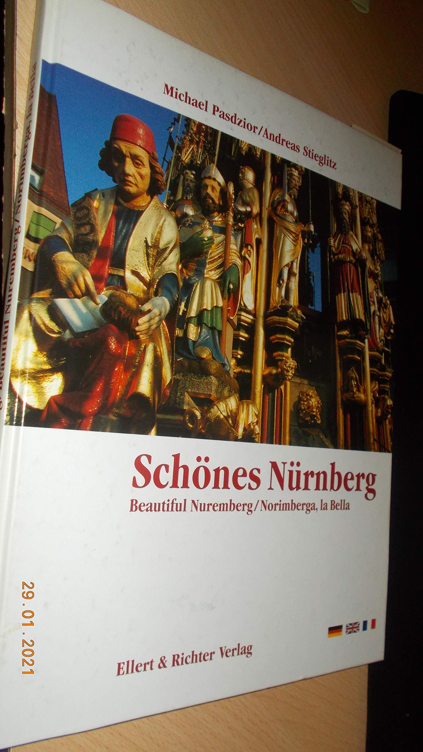 Schönes Nürnberg. Eine Bildreise: Dtsch.-Engl.-Italien. Leisure, Home & Garden