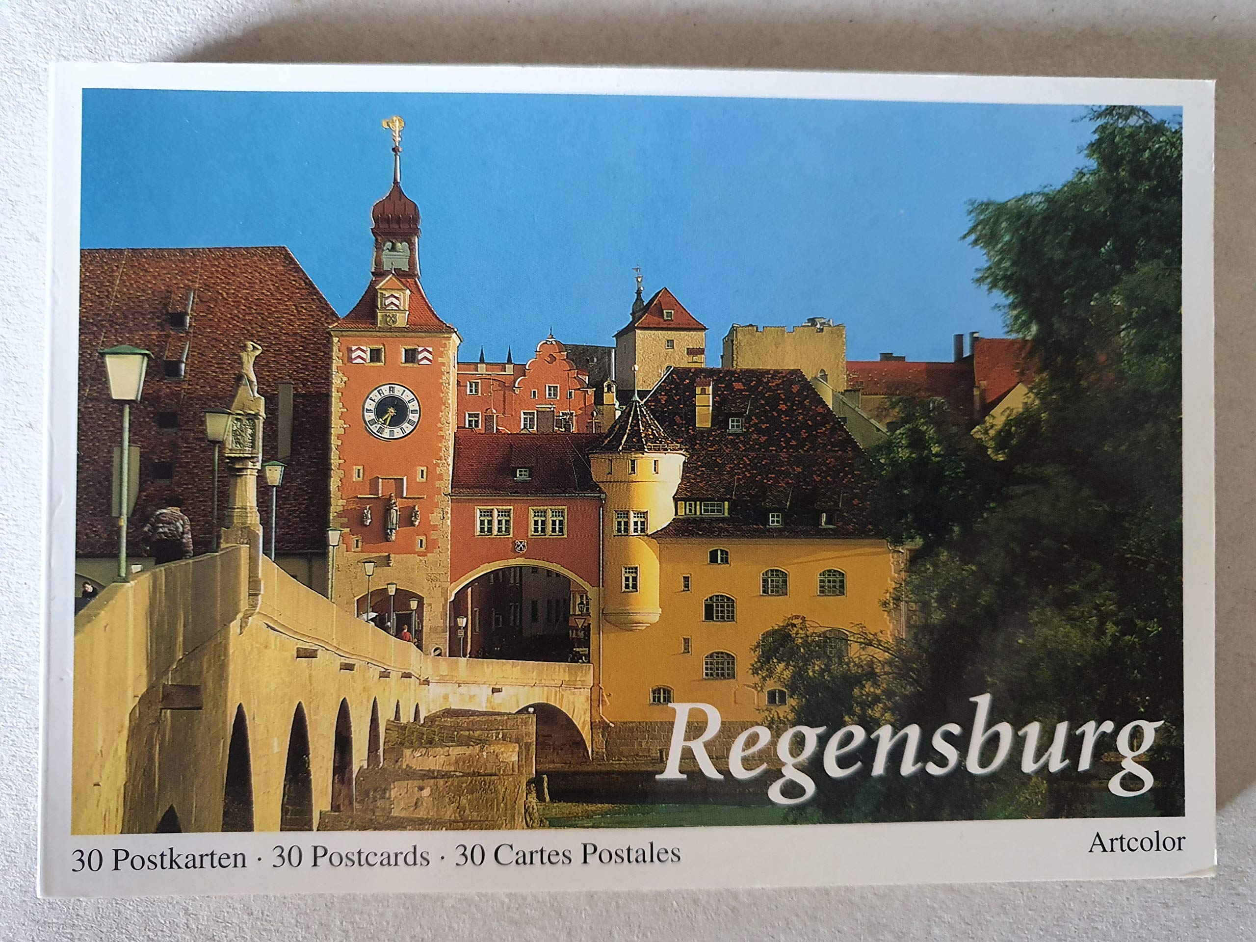 Regensburg. 30 farbige Postkarten. Text in Deutsch, Englisch und Französisch Books