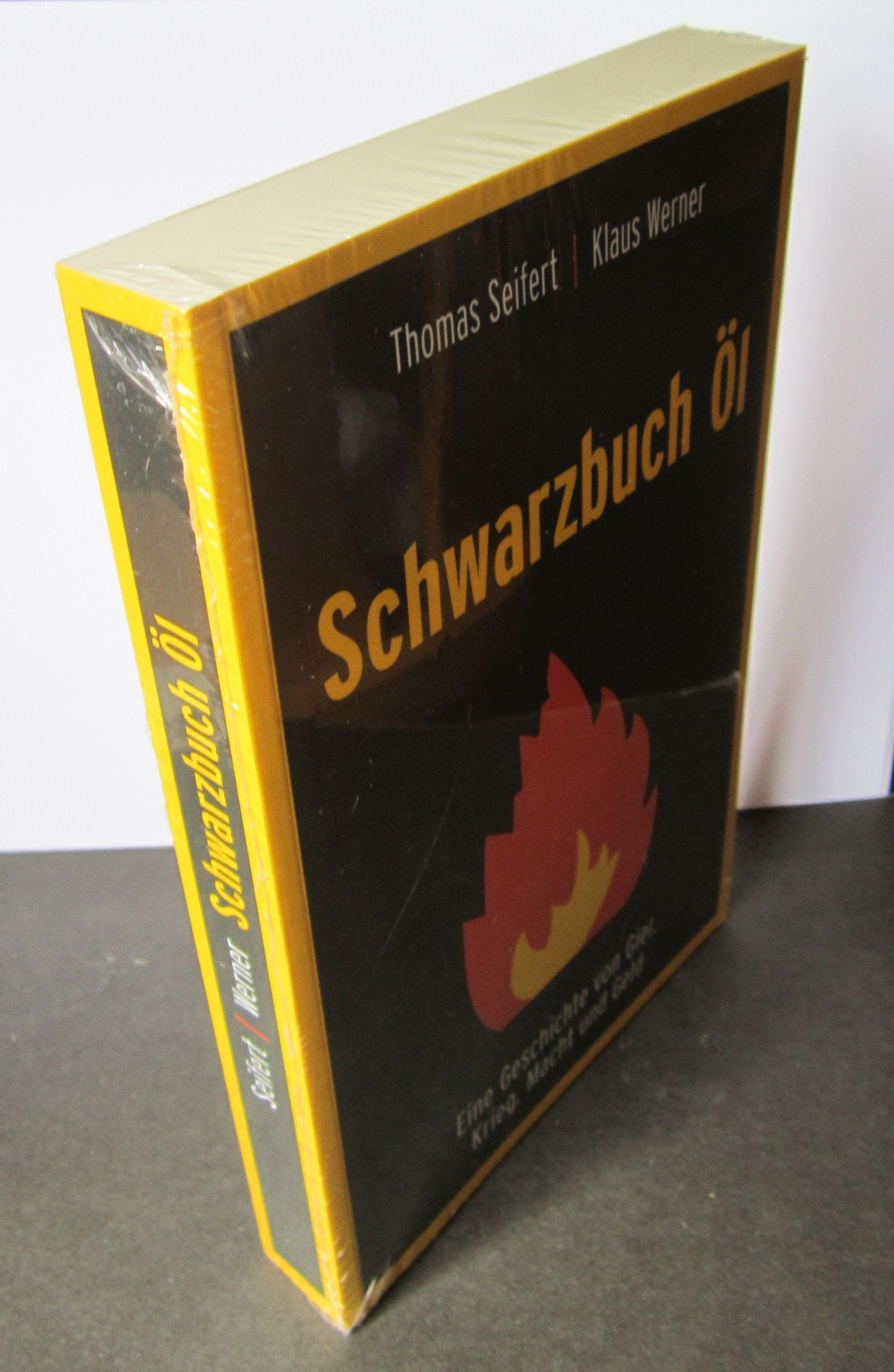Schwarzbuch Öl: Eine Geschichte von Gier, Krieg, Macht und Geld. Eine Analyse der Öl-Ökonomie. Books
