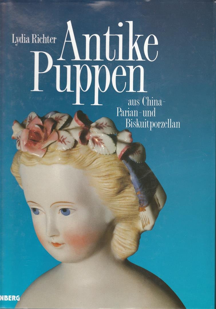 Antike Puppen mit modellierten Haaren aus China - Parian- und Biskuitporzellan Film, Art & Culture