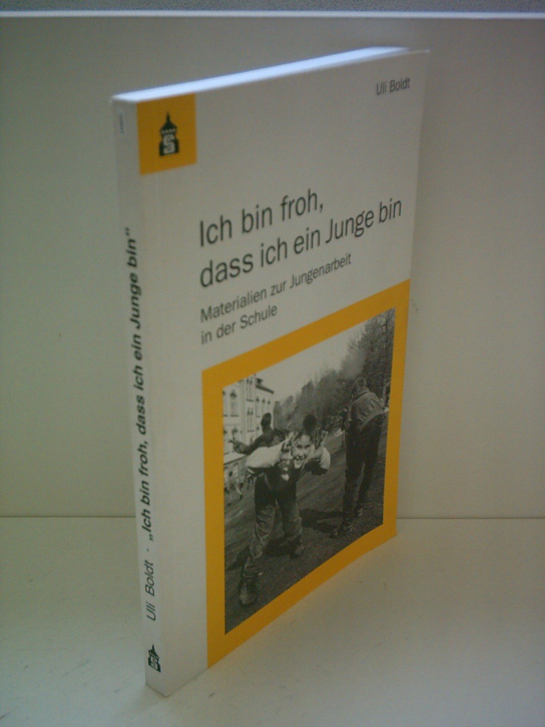 Ich bin froh, dass ich ein Junge bin Contemporary literature Books