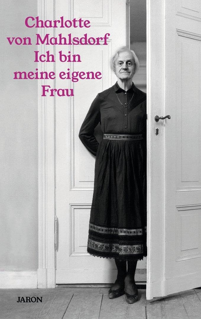 Ich bin meine eigene Frau Art & Literature