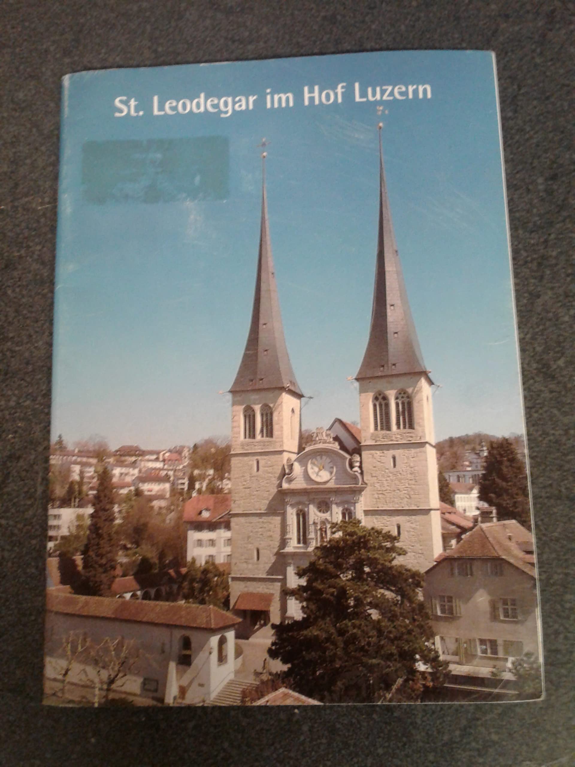 St. Leodegar im Hof Luzern (Kleine Kunstführer) Film, Art & Culture