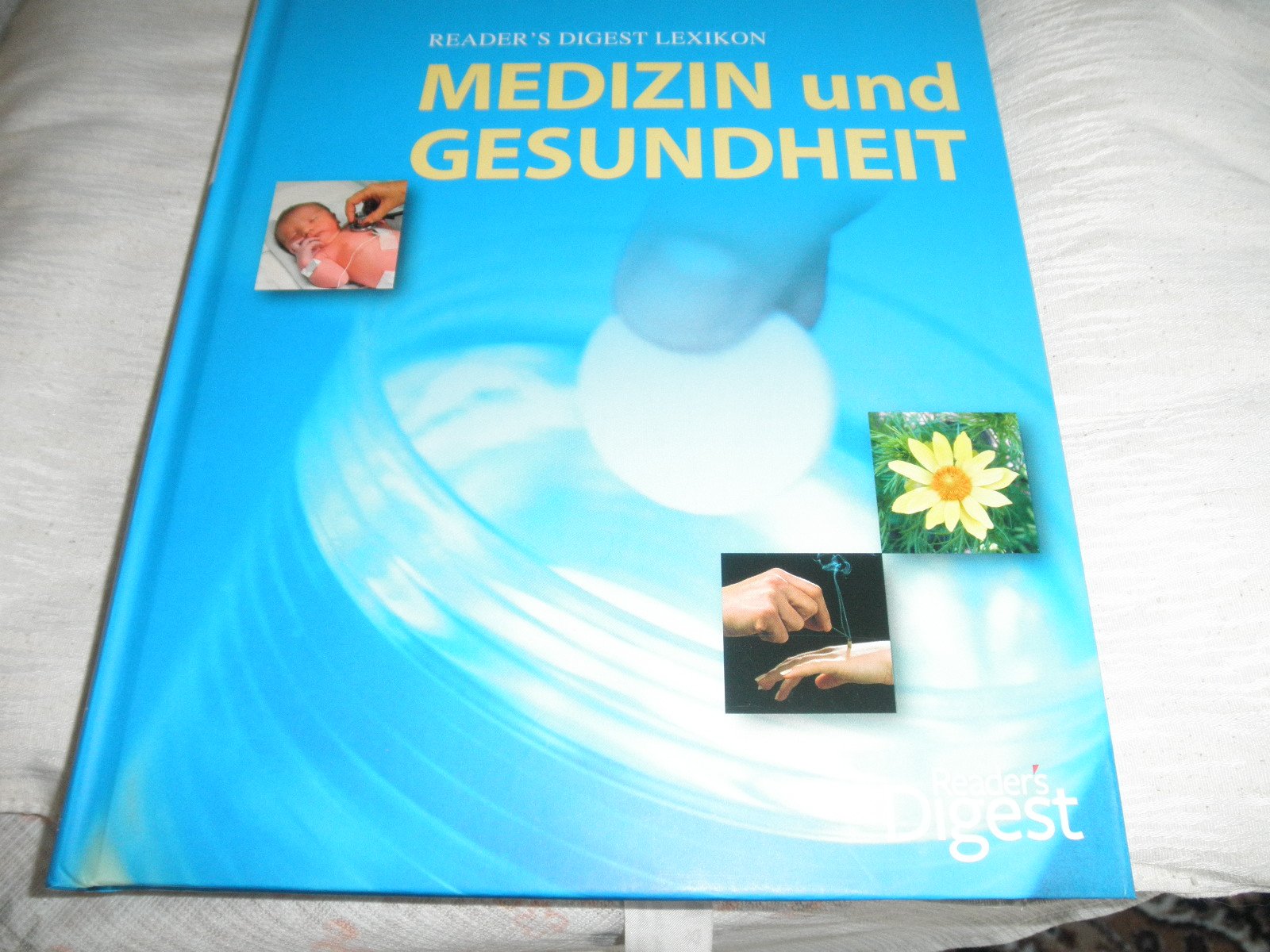Medizin und Gesundheit A - Ass. Reader`s Digest Lexikon. Books