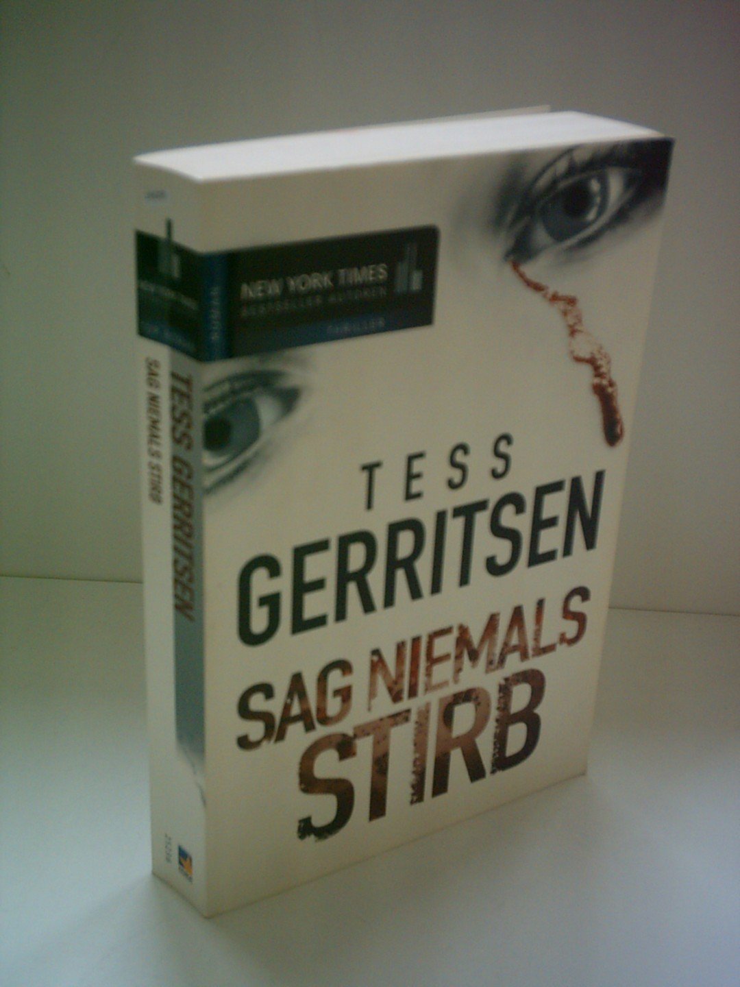 Sag niemals stirb: Roman. Deutsche Erstausgabe Crime & Thrillers