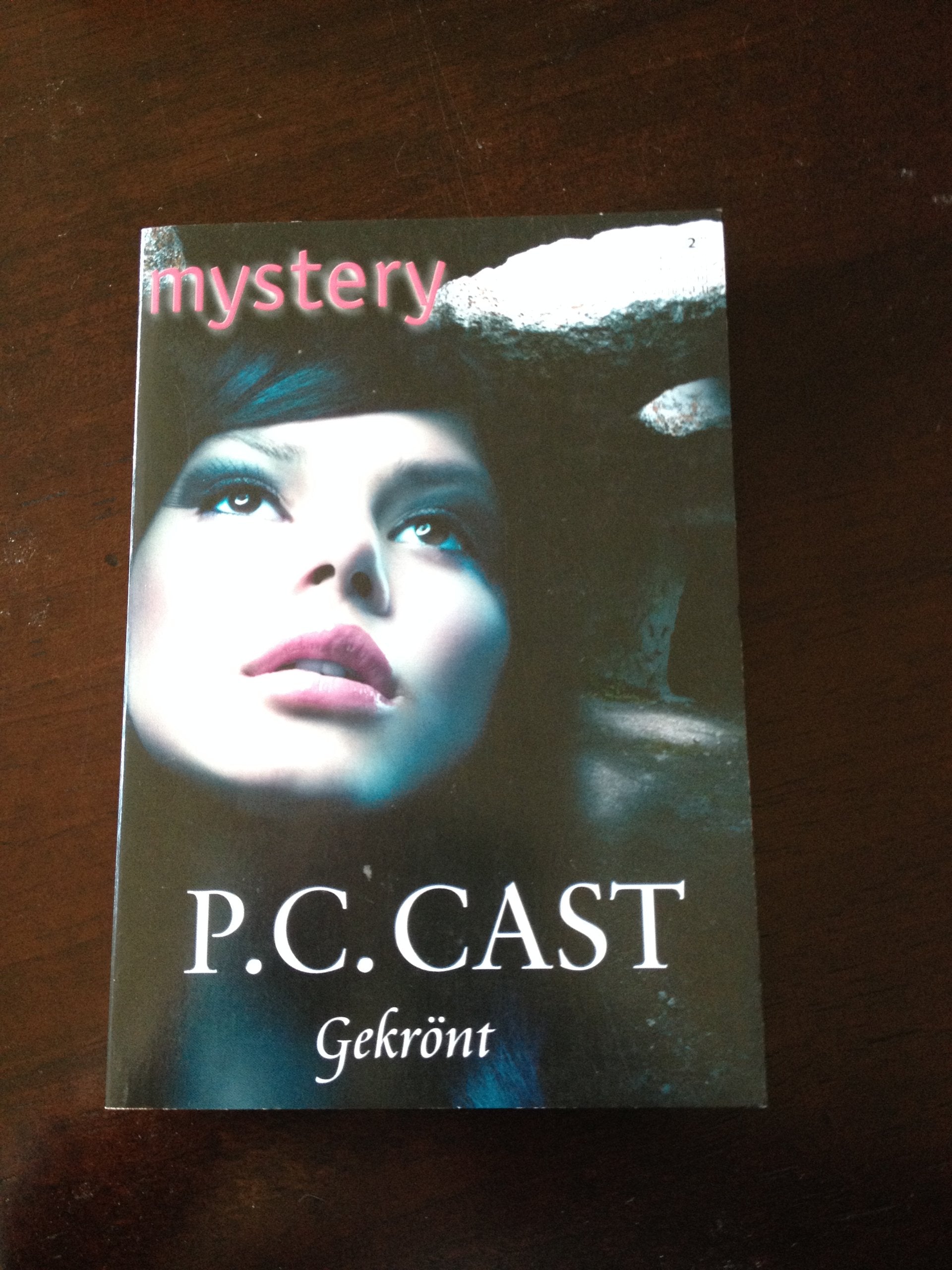 Tales of Partholon 3: Gekrönt Contemporary literature