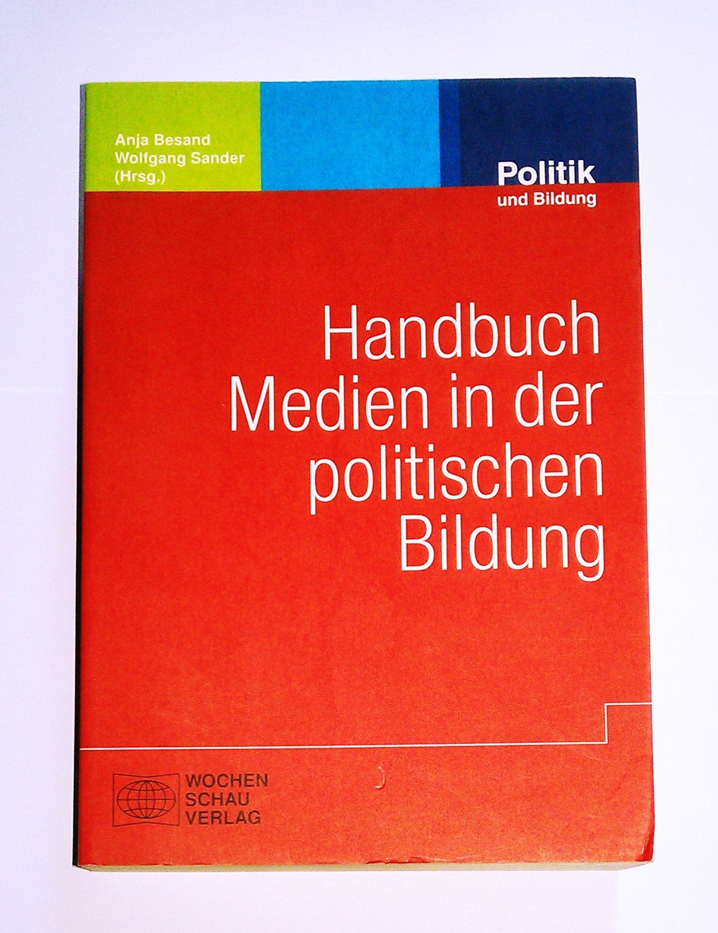 Handbuch Medien in der politischen Bildung Law