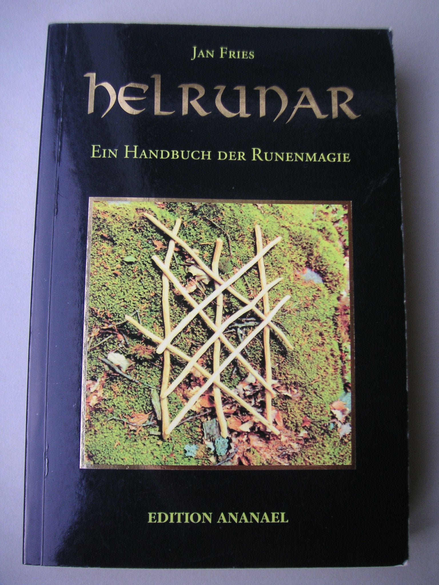 Product Image: Helrunar: Ein Handbuch der Runenmagie