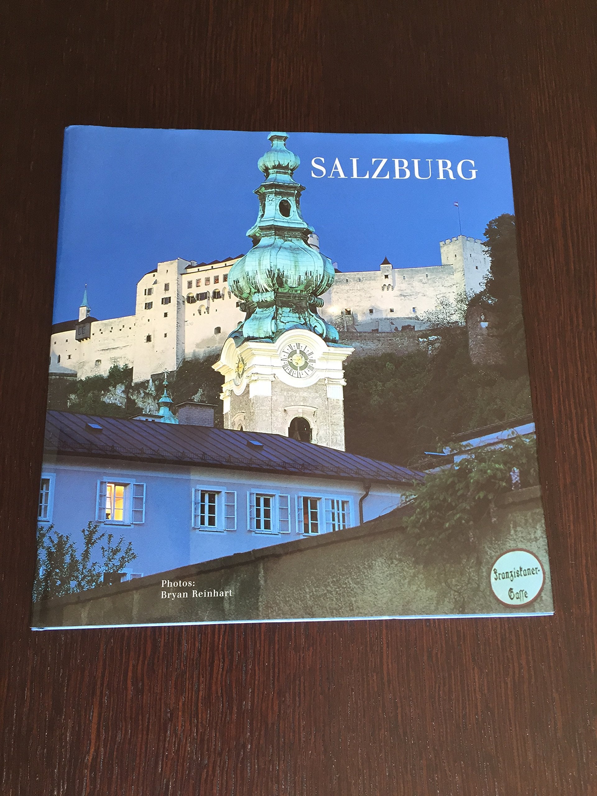 Salzburg - Eine Stadt im Licht: A town comes into light book