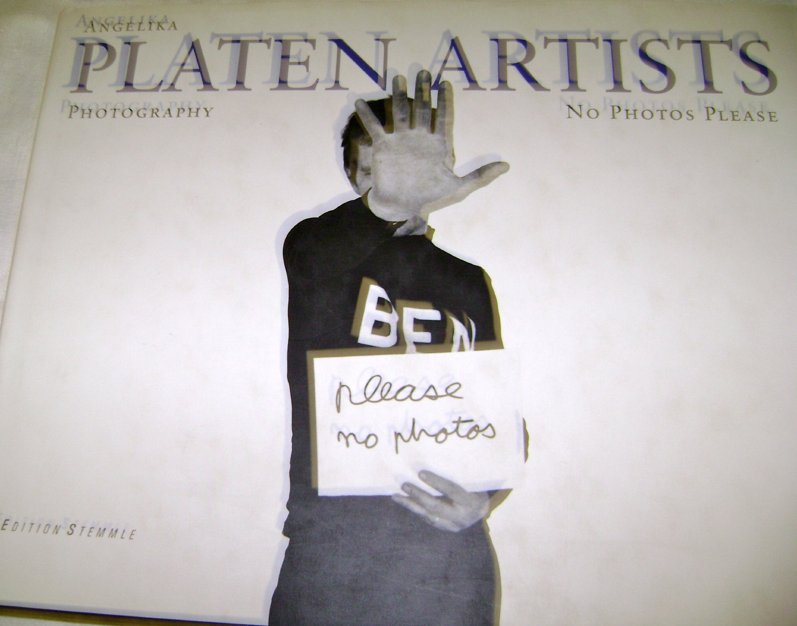 Artists. No Photos Please. (Deutsch/Englisch/Französisch) Travel