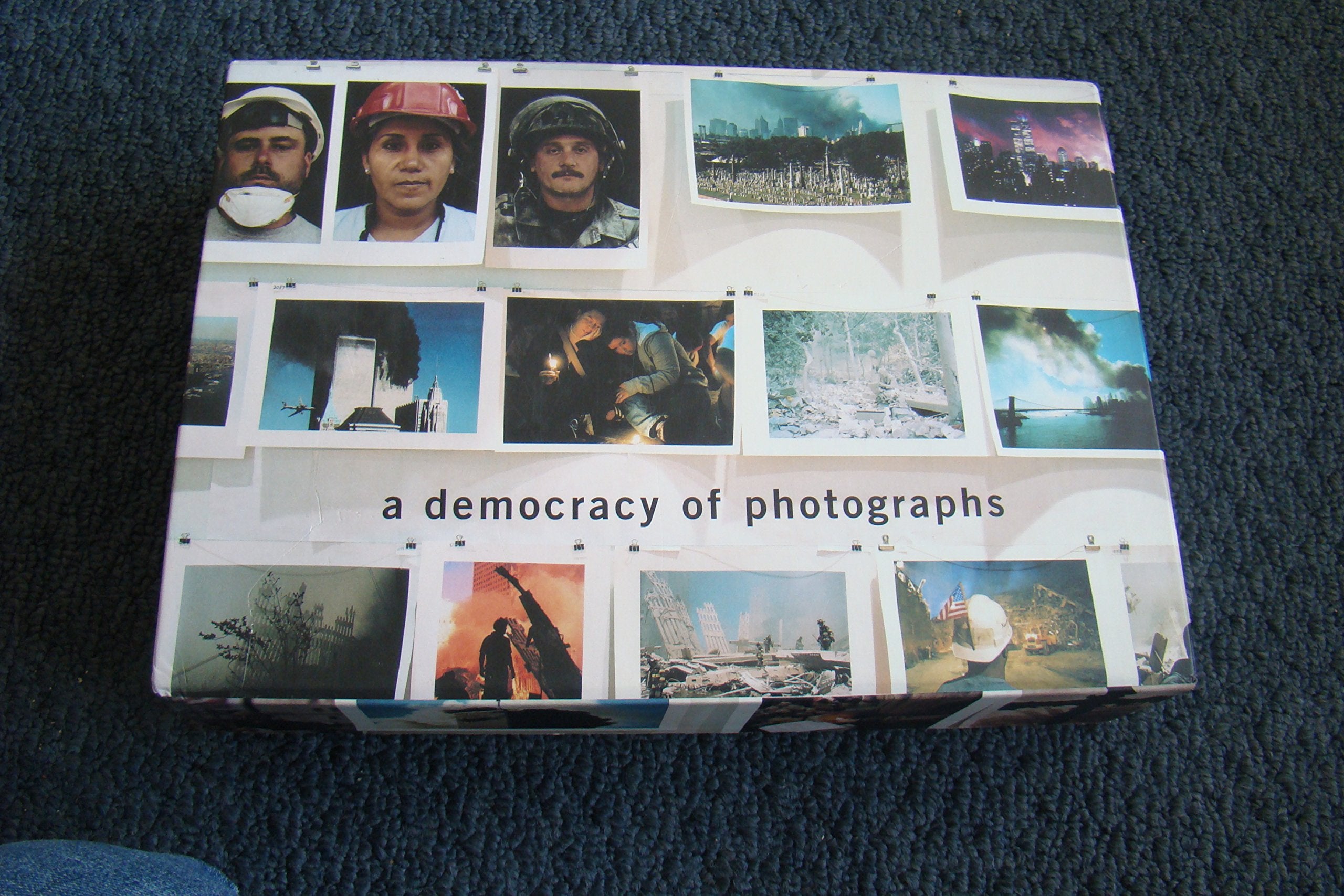 Here is New York: A Democracy of Photographs Books