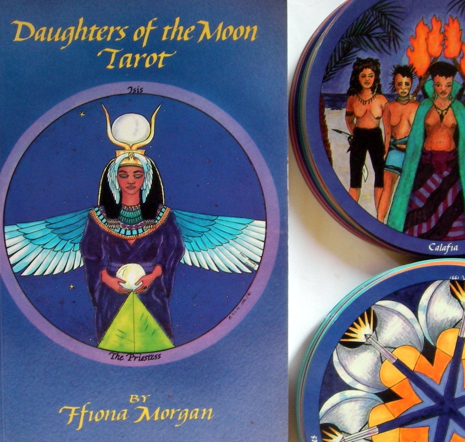 Product Image: Daughters of the Moon Tarot: Set: Buch mit Tarotkarten