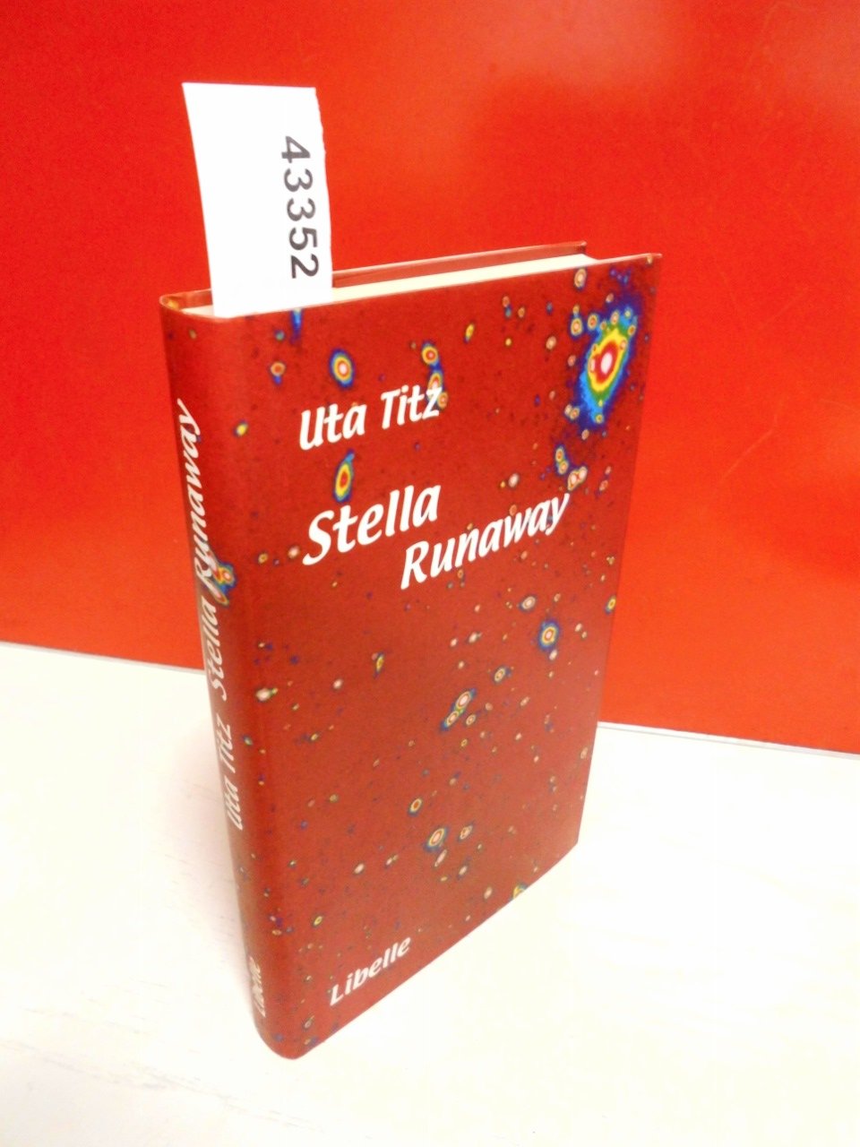 Stella Runaway: Roman Contemporary literature