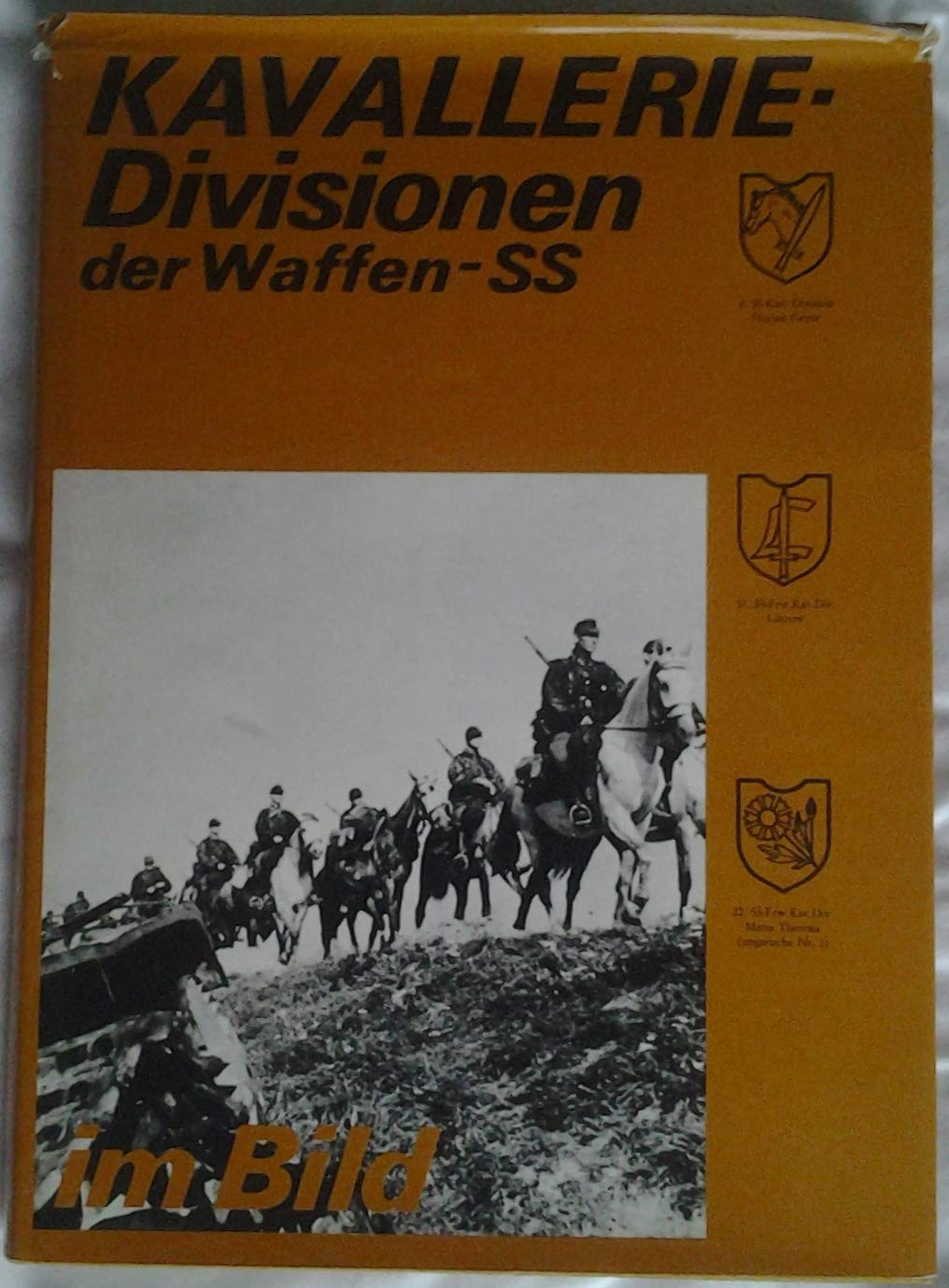 Kavallerie-Divisionen der Waffen-SS im Bild. Dt.-Engl Film, Art & Culture