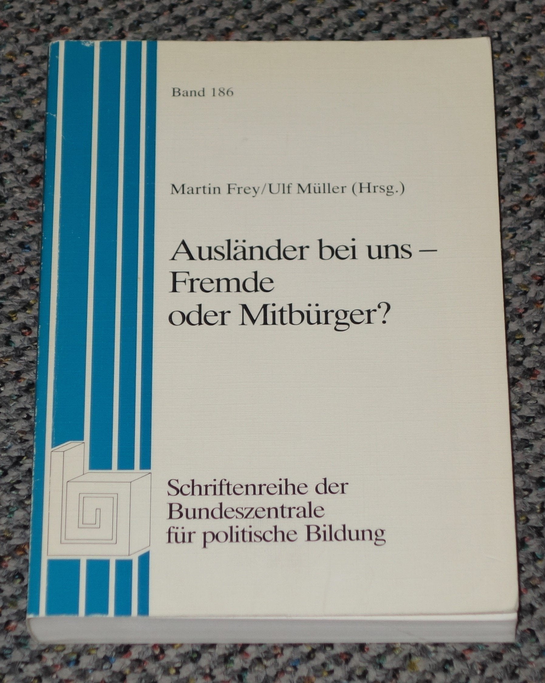 Ausländer bei uns - Fremde oder Mitbürger? book
