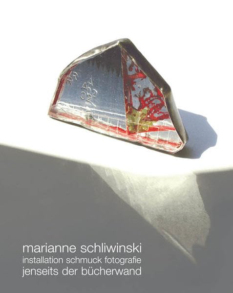 marianne schliwinski: jenseits der bücherwand/beyond the wall of books Architecture