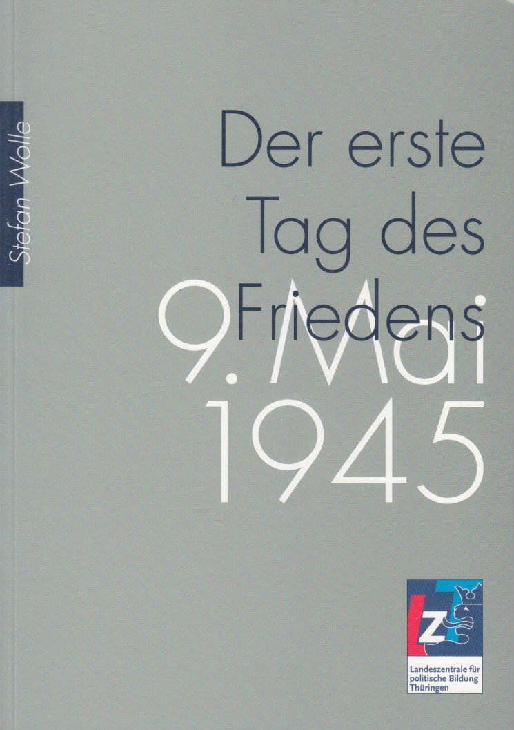 9. Mai 1945: Der erste Tag des Friedens Books