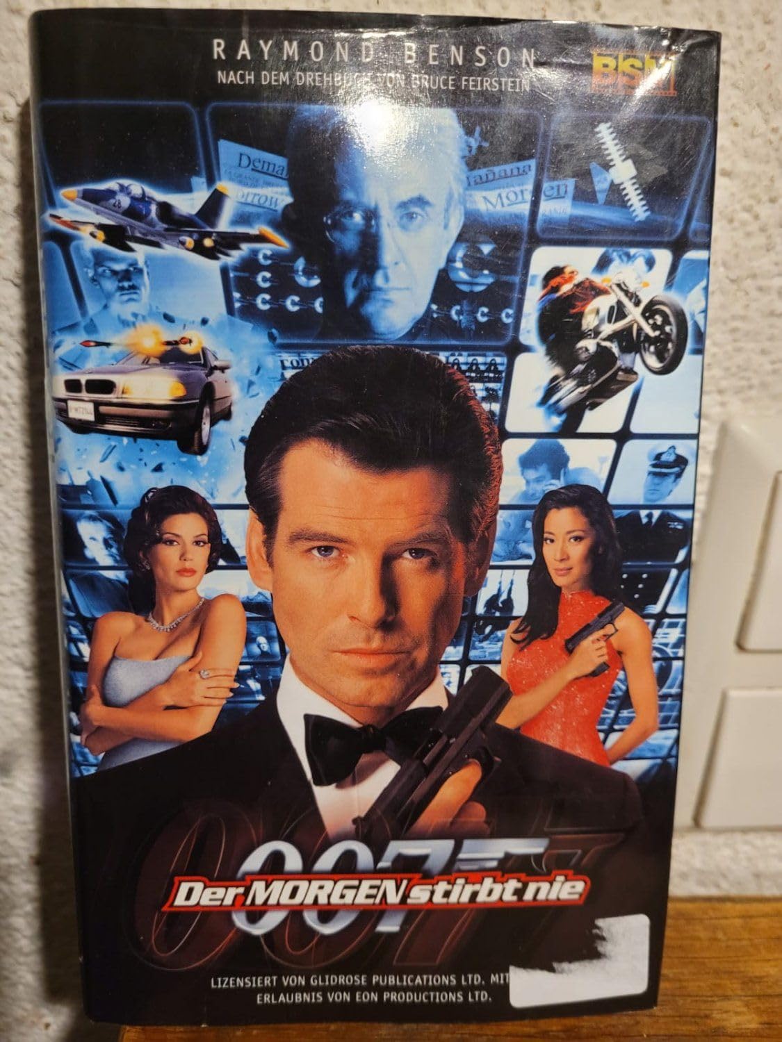 James Bond. Der Morgen stirbt nie. Das Buch zum Film Film, Art & Culture