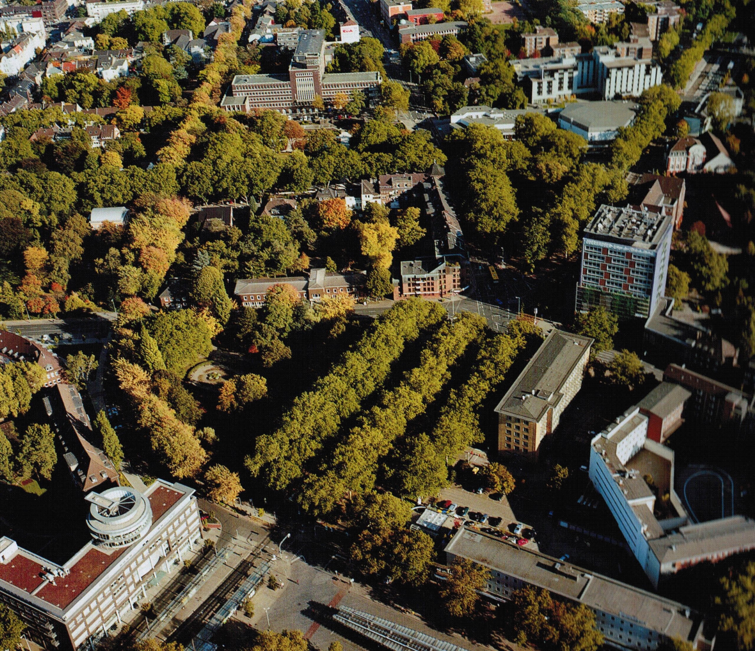 Park - Stadt Oberhausen: Wiedergeburt eines historischen Stadtzentrums moderner Architektur Books