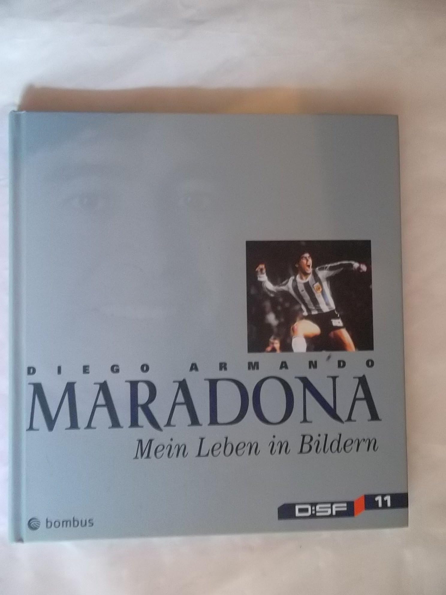 Maradona: Mein Leben in Bildern Leisure & Fun