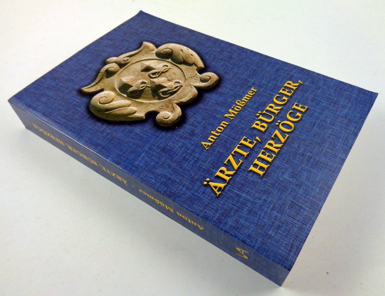 Ärzte, Bürger, Herzöge. Eine Dokumentation der Medizinalgeschichte der Stadt Landshut (2004). Books