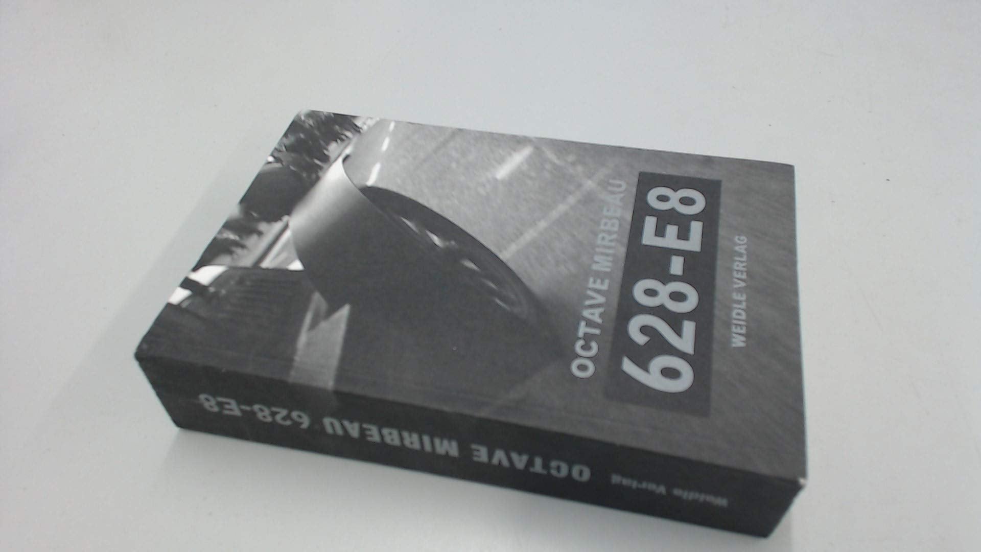 628-E8: Roman. Gefördert von der Kunststiftung NRW. Classics