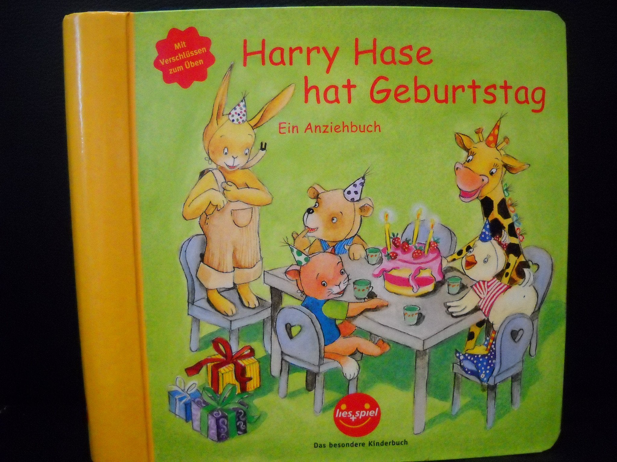 Harry Hase hat Geburtstag - Ein Anziehbuch Books