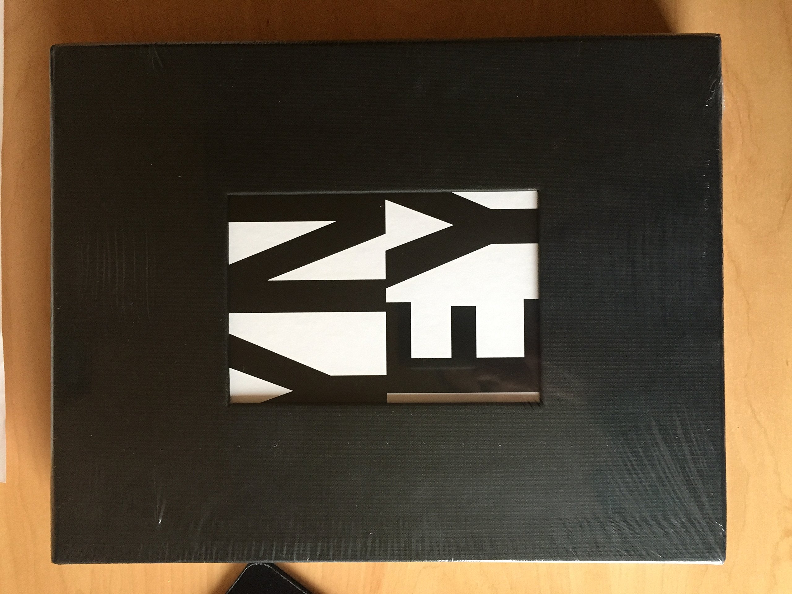 Ninetynine Years Leica (4601 - 99pages) Photography
