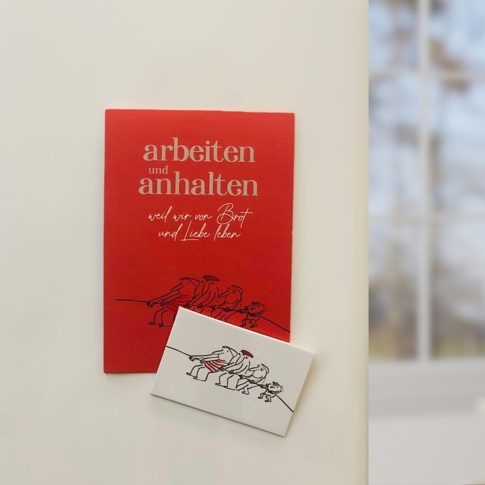 arbeiten und anhalten: weil wir von Brot und Liebe leben - Magnet mit Postkarte Religion & Esotericism
