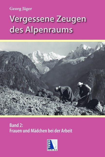 Frauen und Mädchen bei der Arbeit in den Alpen Travel