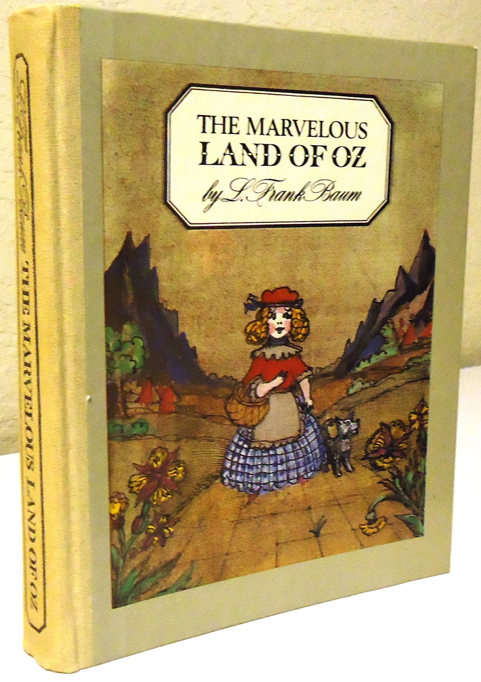 The marvelous land of Oz Contemporary literature Books