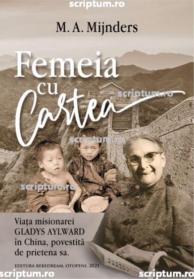 Femeia cu cartea book