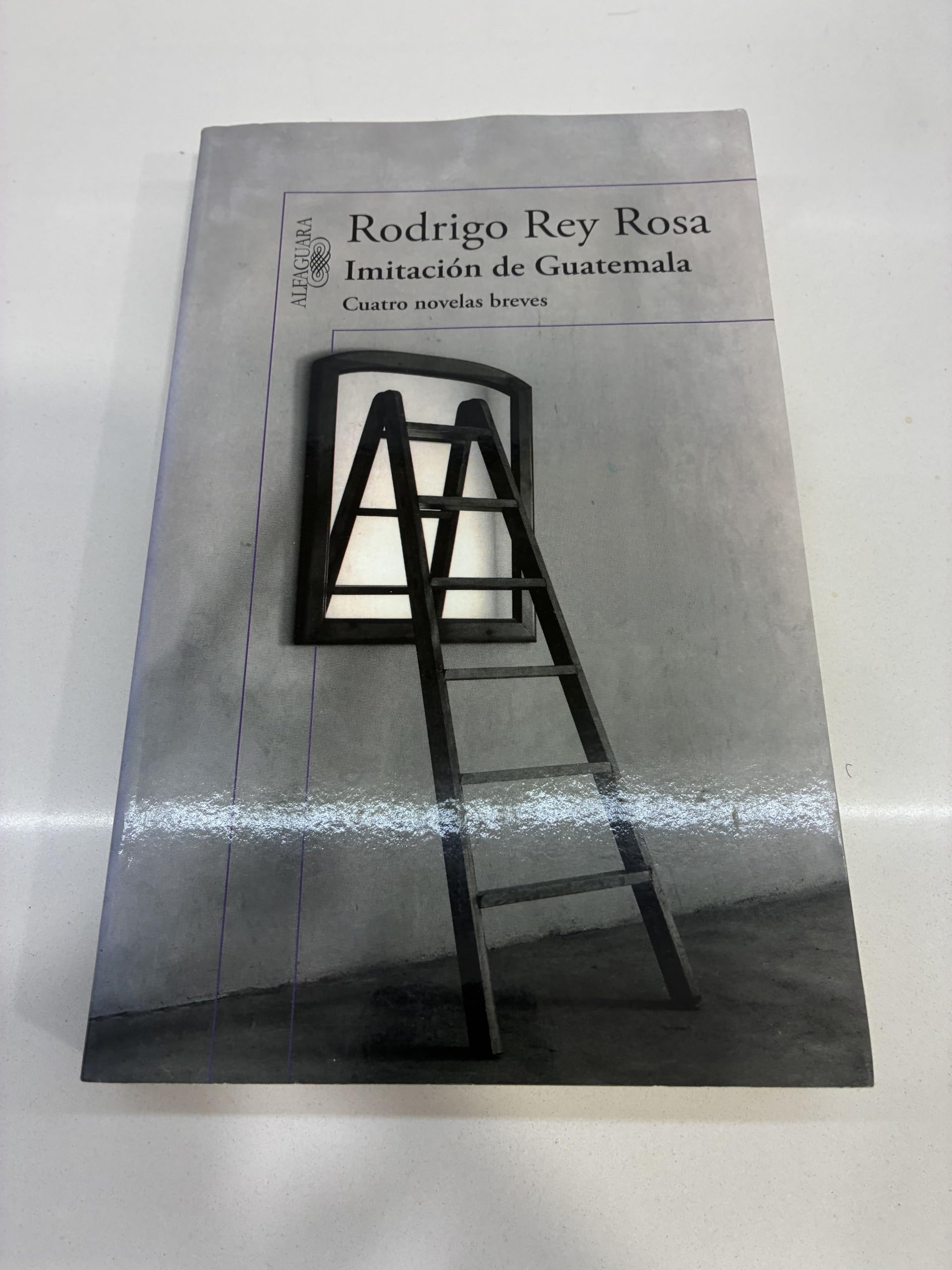 Imitación de Guatemala / Imitation of Guatemala Essays & Short Stories