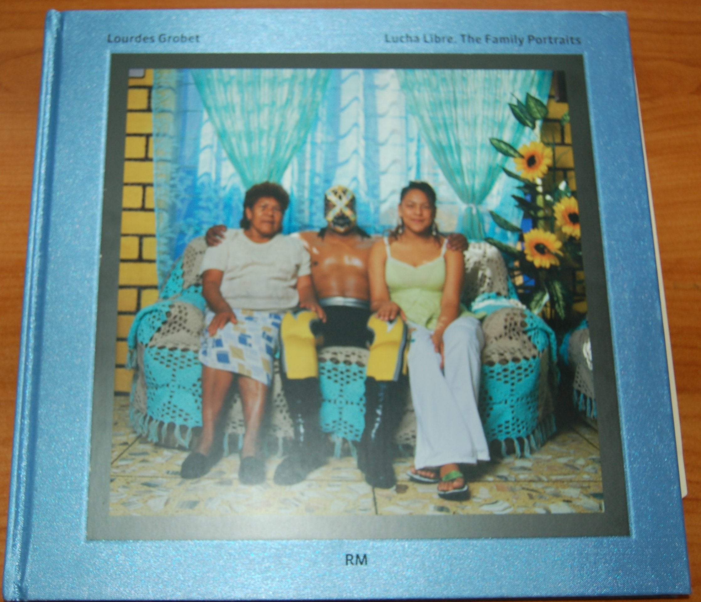 Lucha Libre, The Family Portraits book
