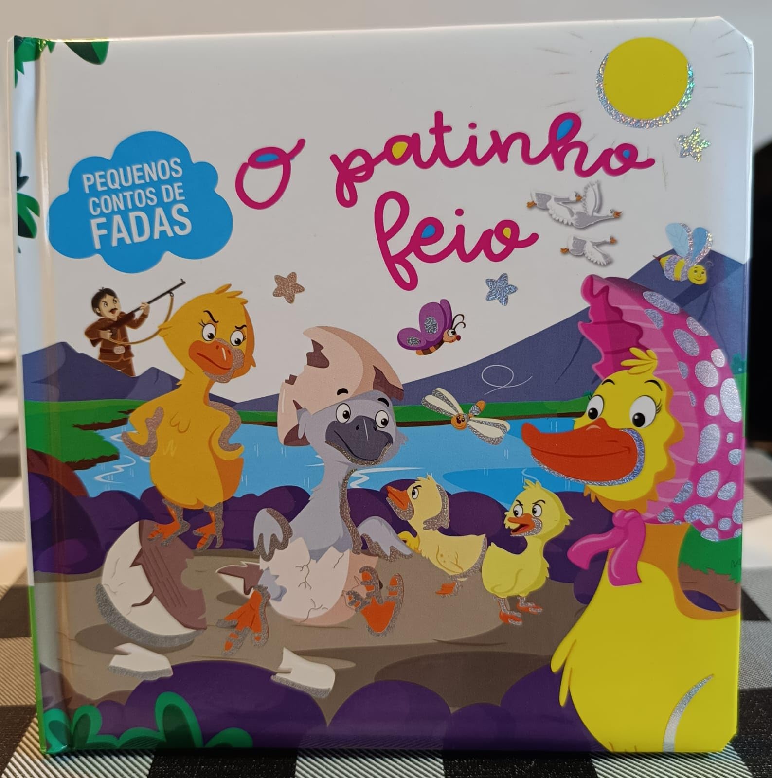 livro pequenos contos de fada patinho feio Books