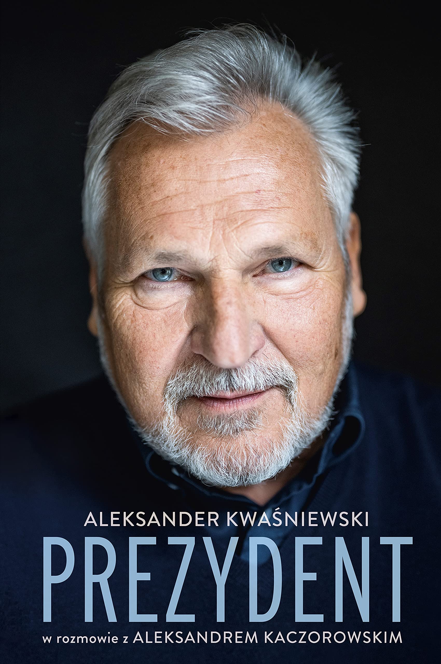 Prezydent Aleksander Kwaśniewski w rozmowie z Aleksandrem Kaczorowskim Books